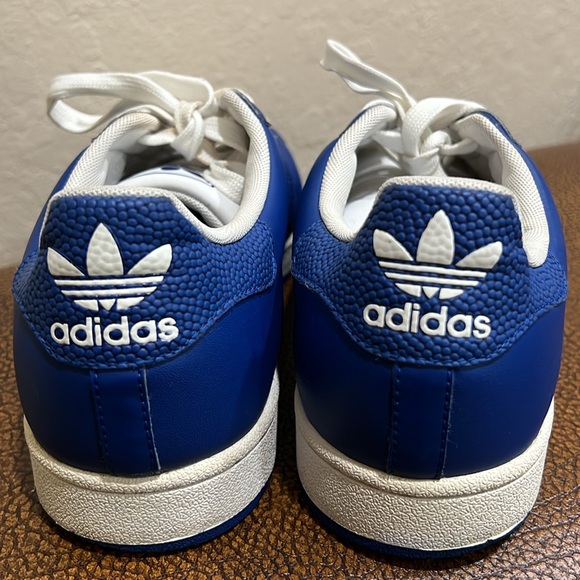 Classic Throwback Adidas Sneakers Royal Blue with White Toe area & shoestrings! - Picture 3 of 8